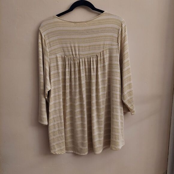 89TH & MADISON Hi/Low Striped 3/4" Sleeve Top - Picture 8 of 11